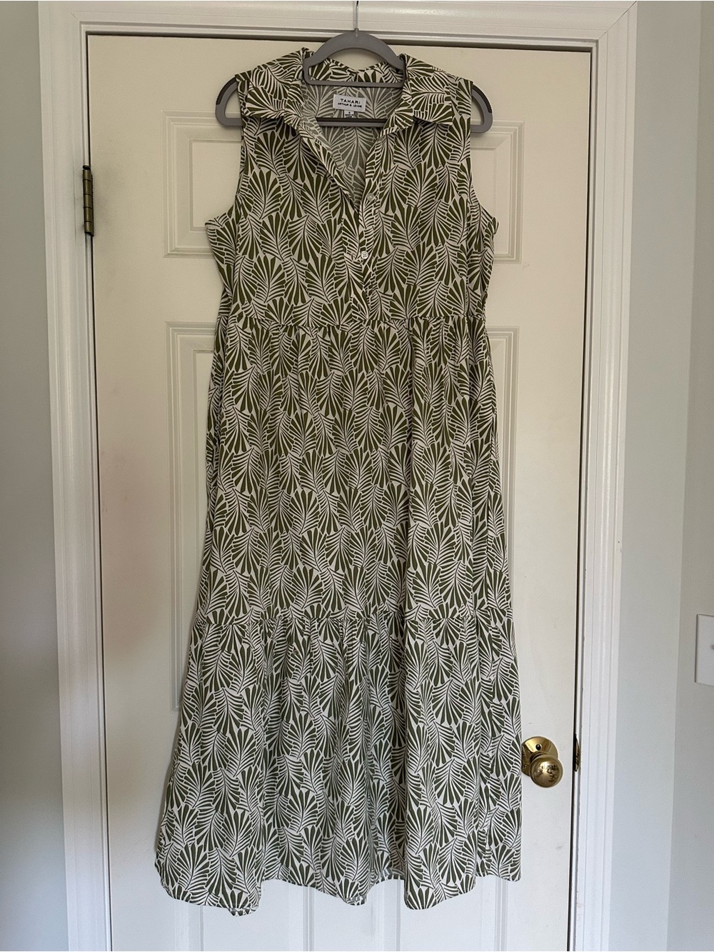 Tahari Sleeveless Dress - Size Small